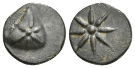 Pontos. Uncertain mint circa 200 BC. Æ
Pilos decorated with six-pointed star / Eight-pointed star. 1,63 g - 13,07 mm