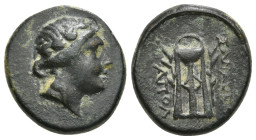 IONIA. Smyrna. Circa 125-115 BC. AE Apol., magistrates. Laureate head of Apollo to right. Rev. ΣΜΥΡΝ / ΑΠΟΛ Tripod 5,25 g - 17,70 mm