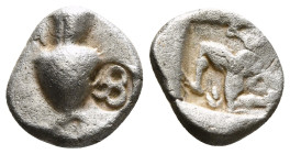PAMPHYLIA. Aspendos. Obol (Circa 465-430 BC).
Obv: Amphora; c/m:Three circles within incuse punch.
Rev: Triskeles within incuse square. 0,98 g - 9,59 ...