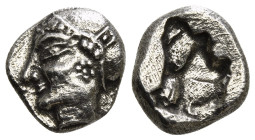 IONIA. Phokaia. Diobol (Circa 521-478 BC).
Obv: Archaic head of Athena left.
Rev: Quadripartite incuse punch. 1,18 g - 8,95 mm