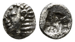IONIA. Kolophon. Tetartemorion (Circa 530/25-500 BC).
Obv: Archaic head of Apollo left.
Rev: Incuse square punch. 0,19 g - 4,90 mm