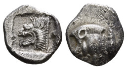 MYSIA. Kyzikos. Obol (Circa 450-400 BC).
Obv: Head of roaring lion left within incuse square..
Rev: Forepart of boar left, 0,58 g - 8,85 mm