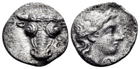 PHOKIS, Federal Coinage. Onymarchos, 354-352 BC. Obol (Silver, 10.5 mm, 0.75 g, 6 h). Head of bull facing. Rev. Φ-Ω Laureate head of Apollo to right; ...
