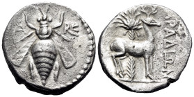PHOENICIA. Arados. c. 172/1-111/0 BC. Drachm (Silver, 17 mm, 3.63 g, 12 h), Dated civic year PA (91) = 169/168 BC. (PA) - (RE) Bee with straight and o...