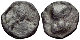 Constantine VII Porphyrogenitus, 913-959. (Bronze, 17 mm, 2.24 g, 5 h), Cherson. Crowned bust of Constantine VII facing. Rev. Κ/ω. DOC 29. SB 1771. Ro...
