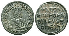 Leo VI the Wise Ae Nummus. Constantinople, AD 886-912. LEOn bAS ILEUS ROM', facing bust, wearing crown and chlamys, holding akakia / LEOn En QEO bA SI...