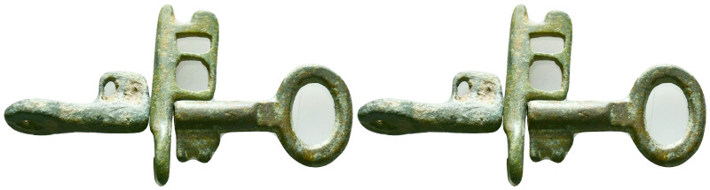 Lot of 3 Ancient Roman Bronze Door Keys 
Reference :
Condition: Very Fine

W...