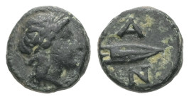 Seleukid Kingdom, Antiochos I Soter. Ae, 0.75 g 8.21 mm. 281-262 BC.Sardes
Obv : Apollo head right.
Rev : [BA] - AN. Arrowhead.
Ref: Newell WSM 1378.
...