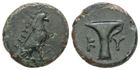 Aeolis, Kyme Ae, 3.69 g 17.49 mm. Circa 350-250 BC. Unknown magistrate.
Obv: -ΚΕΡΤΟ- Eagle standing right.
Rev: One-handled cup right.
Ref:Cf. SNG Cop...