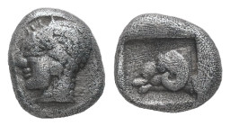 Troas, Kebren. AR, Obol. 0.60 g. - 7.58 mm. Circa 480-450 BC.
Obv.: Archaic female head left.
Rev.: Head of ram left within incuse square.
Ref.: SNG A...
