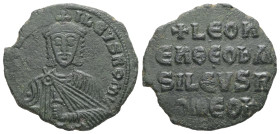 Leo VI the Wise, AD 886-912. AE, Follis. 5.16 g. 24.56 mm. Constantinople.
Obv: + LЄOҺЬAS-ILЄVSROM. Frontal bust of Leo VI with short beard wearing ch...