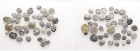 Lot of 38 unclassified See picture. LOT SOLD AS IS, NO RETURNS T-133