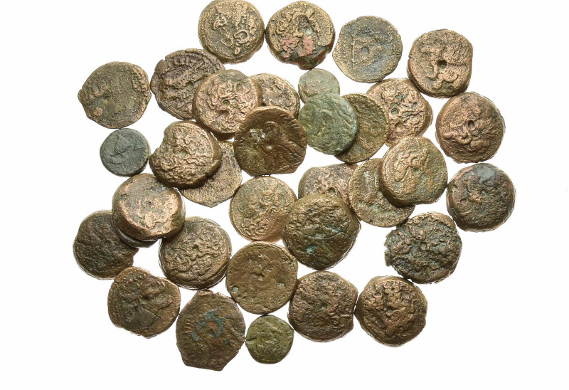 Lot of 34 unclassified See picture. LOT SOLD AS IS, NO RETURNS T-46