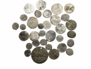 Lot of 32 unclassified See picture. LOT SOLD AS IS, NO RETURNS T-51