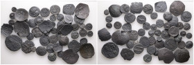Lot of 52 unclassified See picture. LOT SOLD AS IS, NO RETURNS (T-135 )