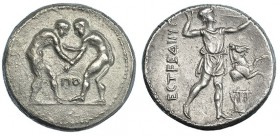PANFILIA. Aspendos. Estátera (circa 300 a.C.). A/ Dos luchadores agarrándose, en el medio PO. R/ Hondero a der., delante protomo de caballo y debajo l...