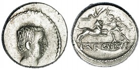 LIVINEIA. Denario. Roma (42 a.C.). A/ Cabeza de Lucius Livineius Regulus a der. R/ Dos gladiadores luchando contra león, tigre y jabalí; en el exergo:...