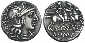 LUCRETIA. Denario. Roma (136 a.C.). A/ Cabeza de Roma a der., delante: X y detrás: TRIO. FFC-822. SB-1. MBC.
