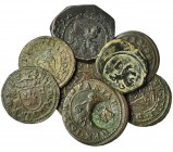 7 monedas ded 4 maravedís: Segovia, 1622 (2), uno con resello; 1625, 1663 (34), 1664 y 2 maravedís con marca flor. Total 8 monedas. De BC a MBC.