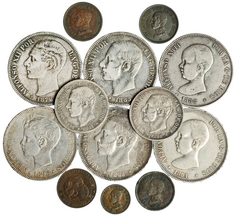 Lote de 13 piezas. 5 pesetas (6) de 1878 a 1898. 2 pesetas (2), 1882 y 1884. 2 c...