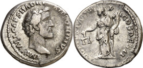 (138 d.C.). Antonino pío. Denario. (Spink 4053) (S. 78) (RIC. 10). Raspadura en borde del reverso. 3,71 g. MBC.