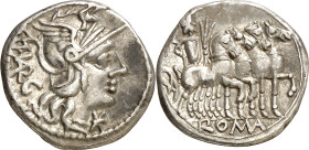 (hacia 130 a.C.). Gens Vargunteia. Denario. (Bab. 1) (Craw. 257/1). Anv.: M. VARG. Cabeza galeada de Roma, bajo el mentón . Rev.: ROMA. Júpiter con ra...