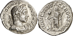 (221-222 d.C.). Eliogábalo. Denario. (Spink 7518) (S. 61) (RIC. 88). Anv.: IMP. ANTONINVS PIVS AVG. Su busto laureado y drapeado, con el cuerno. Rev.:...