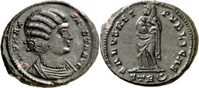 (326 d.C.). Fausta. Treveri. AE 20. (Spink 16545) (Co. 7) (RIC. 483). Anv.: FL(A)V. MAX. FAVSTA AVG. Su busto drapeado. Rev.: SALVS REIPVBLICAE. Faust...