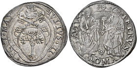 Roma. Giulio II (Giuliano Della Rovere), 1503-1513 

Giulio, AR 3,88 g. IVLIVS II – PONT MAX Stemma sormontato da triregno e chiavi decussate entro ...