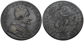 Roma. Innocenzo XI (Benedetto Odescalchi), 1676-1689

Piastra anno I, AR 31,94 g. INNOCEN XI PONT MAX AN I Busto a d. con camauro e stola ornata da ...