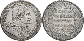 Roma. Innocenzo XI (Benedetto Odescalchi), 1676-1689 

Piastra anno VIII/1684, AR 31,69 g. INNOCEN XI PONT MAX A VIII Busto a d. con camauro, mozzet...