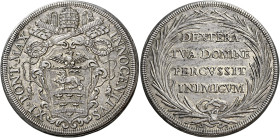 Roma. Innocenzo XI (Benedetto Odescalchi), 1676-1689 

Piastra, AR 31,95 g. INNOCENTIVS – XI PONT MAX Stemma sormontato da triregno e chiavi decussa...