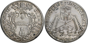 Roma. Clemente XI (Gianfrancesco Albani), 1700-1721 

Piastra anno III/1703, AR 32,05 g. CLEMENS XI – PONT M A III Stemma sormontato da triregno e c...
