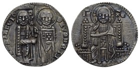 Venezia. Francesco Dandolo, 1329-1339

Grosso, AR 2,15 g. FRA DANDVLO– S M VENETI S. Marco stante a d., di fronte, porge il vessillo al doge, stante...