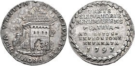 § Venezia. Municipalità provvisoria, 1797

Osella o medaglia detta del Lido 1797, AR 14,63 g. MVNICIPALITAS PROVISORIA VENETA Veduta di un edificio ...