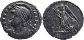 CONSTANTINE I. 307-337 AD. AE Follis , Constantinopolis, Obv: CONSTANTINOPOLI, helmeted bust left, Rev: Victory standing left, one foot of prow with s...