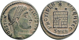 CONSTANTINE I. 307-337 AD. Follis Æ.Nicomedia., Obv.: CONSTANTINVS AVG, pearl-diademed head right, Rev.: PROVIDENTIAE AVGG, camp gate with six layers,...