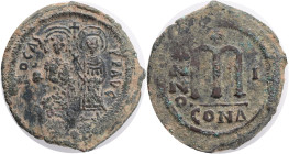 Byzantine, Phocas Æ 40 Nummi. Constantinople, dated RY 1 = 602/3.Obv: δ M FOCAЄ P P AVG, Phocas and Leontia standing facing, holding globus cruciger a...