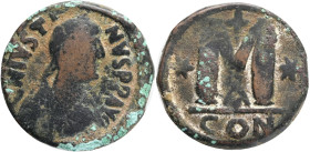 Justin I Æ 40 Nummi. Constantinople, AD 518-527. D N IVSTINVS P P AVG, diademed, draped and cuirassed bust to right / Large M; star to left and right,...