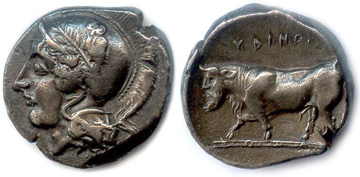 CAMPANIE - HYRIA 400-395
Tête d’Athéna coiffée d’un casque orné d’une chouette. ...