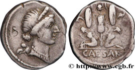 JULIUS CAESAR
Type : Denier 
Date : 45 AC. 
Mint name / Town : Espagne 
Metal : silver 
Millesimal fineness : 950  ‰
Diameter : 18  mm
Orientation die...