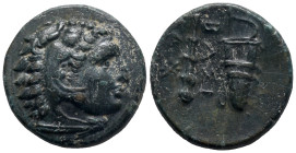 Kings of Macedon, Alexander III 'the Great' (336-323 BC). Æ (18mm, 5.42g). Uncertain mint in Western Asia Minor. Head of Herakles r., wearing lion ski...
