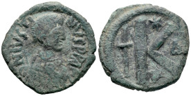 Justin I (518-527). Æ 20 Nummi (23mm, 6.88g). Constantinople. Diademed, draped and cuirassed bust r. R/ Large K; long cross to l., star above and belo...