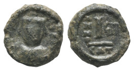 Heraclius (610-641). Æ 10 Nummi (14mm, 4.03g). Catania, year 9. Crowned, draped and cuirassed bust facing, holding globus cruciger. R/ Large I between...