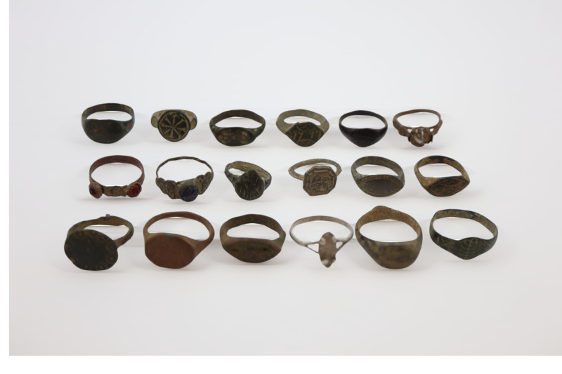 A group of 18 bronze Roman to Post-Medieval rings. 51 grams in total. Fine condi...