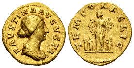 Faustina Junior. Aureus. 147-175 AD. Rome. (Ric-718 (Aurelius)). (Cal-2076). (Ch-220). Anv.: FAVSTINA AVGVSTA. Draped bust to the right. Rev.: TEMPOR ...