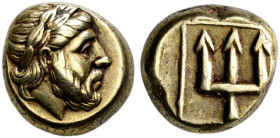 LESBOS. 
MYTILENE. Hecte, electrum, about 377-326. EL 2.55 g. Head of Poseidon to r., wearing laurel wreath. Rev. Trident within linear square. Boden...