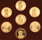 Ein kleines Lot mit einem kompletten Set von Monaco mit 7 Goldmedaillen. Dazu ein Set 10 Francs Monnaie de Paris mit 2 Silbermünzen und einer Goldmünz...