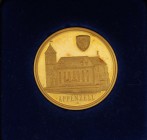 Partie Münzen mit 1 Goldmedaille Appenzell, 22 g.f. Dazu 2 Alben Numisbriefe sowie Silbermedaillen zu 700 Jahre Schweiz und Schweizer Stadtmotive.