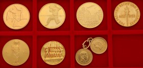 Sammlung von 32 Goldmedaillen mit Bezug zur Schweiz. Dabei u.a. 2 x Badenfahrt 1947, Thurgaujubiläum 1960, 2 x Folke Bernadotte, Henri Guisan oder Sch...